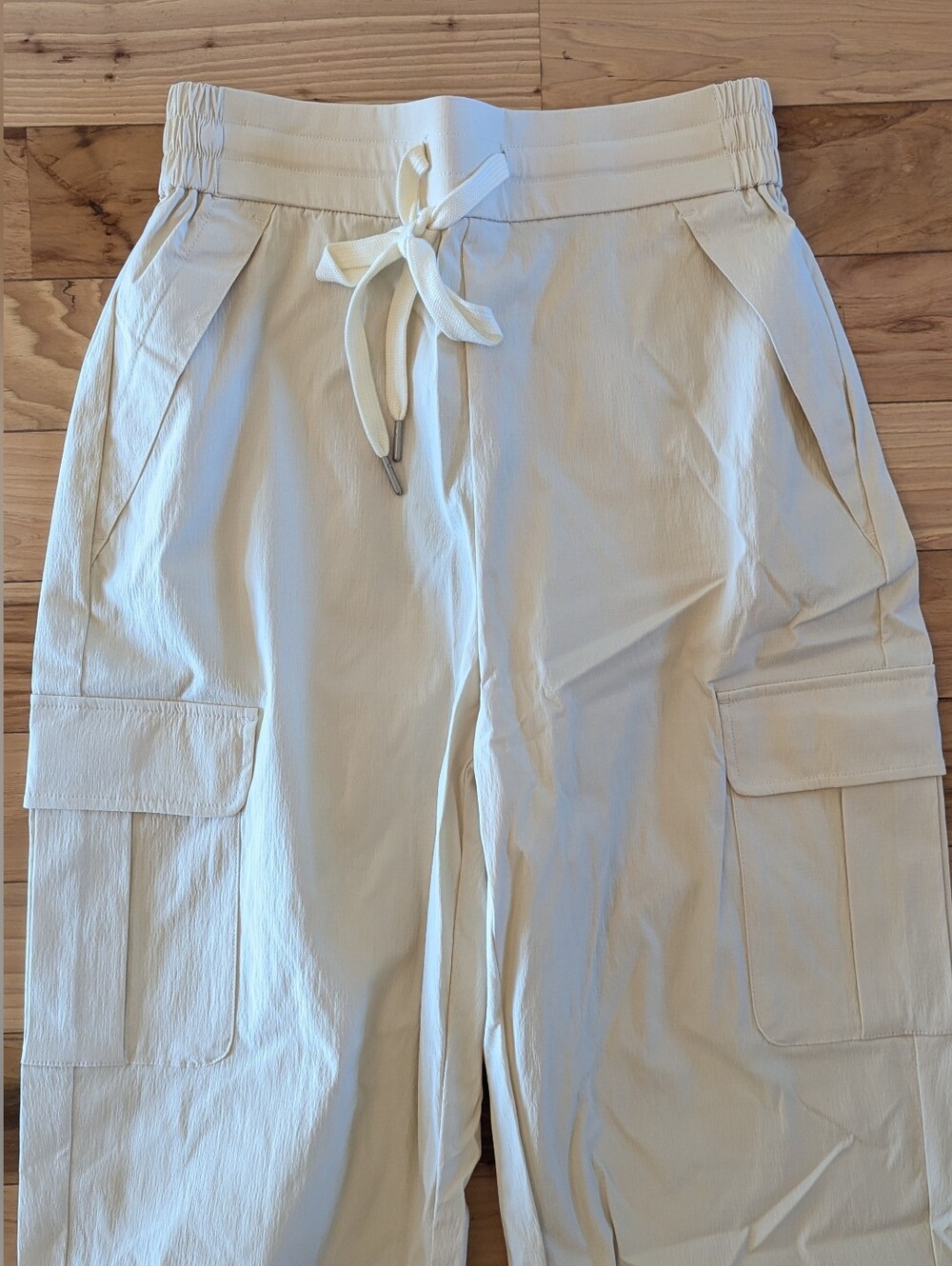 NWT Halara Cargo Pants Size Medium - Picture 2 of 6
